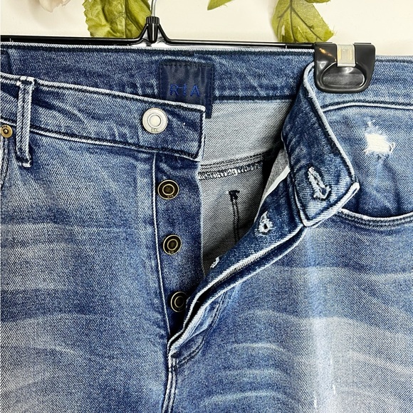 RtA Distressed Slim Leg Boyfriend Jeans - Picture 3 of 10
